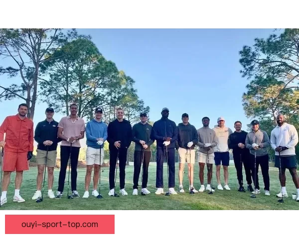 詹姆斯独占多个历史第一 湖人球员打高尔夫合影东契奇靠边站